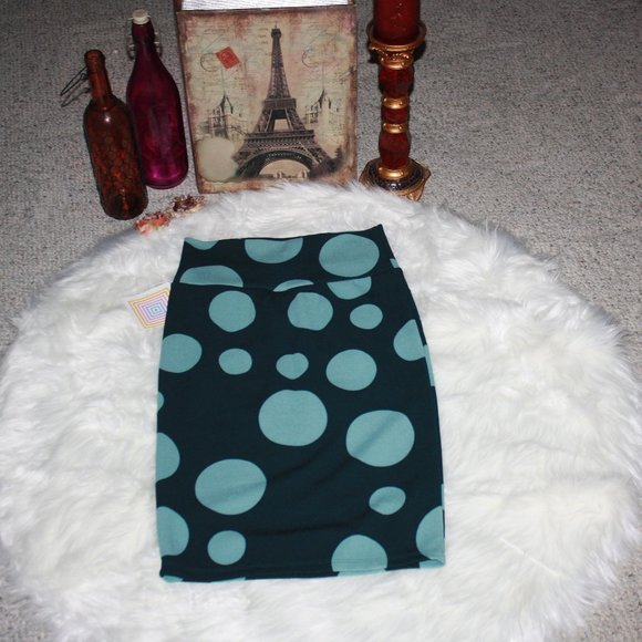 LuLaRoe Cassie Skirt Polka Dots Blue - Picture 1 of 4